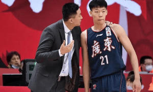 原创 
            再砍22分！广东2米05争议锋线成功升级，新赛季或成杜锋麾下奇兵