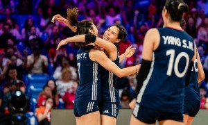 惊天大逆转！连场让二追三！世联赛-中国女排3-2美国队